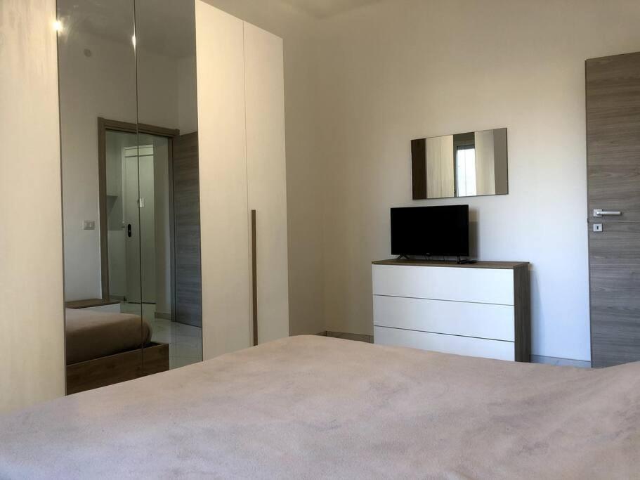 Casa Martina Pronta Per Te, Con Due Stanze Da Letto! Apartment Turin Bagian luar foto