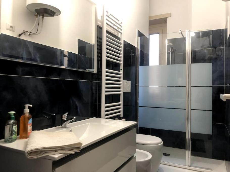 Casa Martina Pronta Per Te, Con Due Stanze Da Letto! Apartment Turin Bagian luar foto